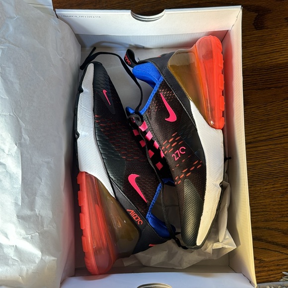 Nike Air Max 270- almost new!! - Picture 6 of 11